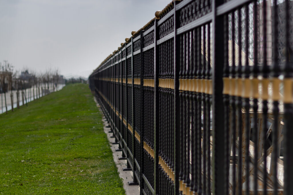 DC Fence Pros | Aluminum