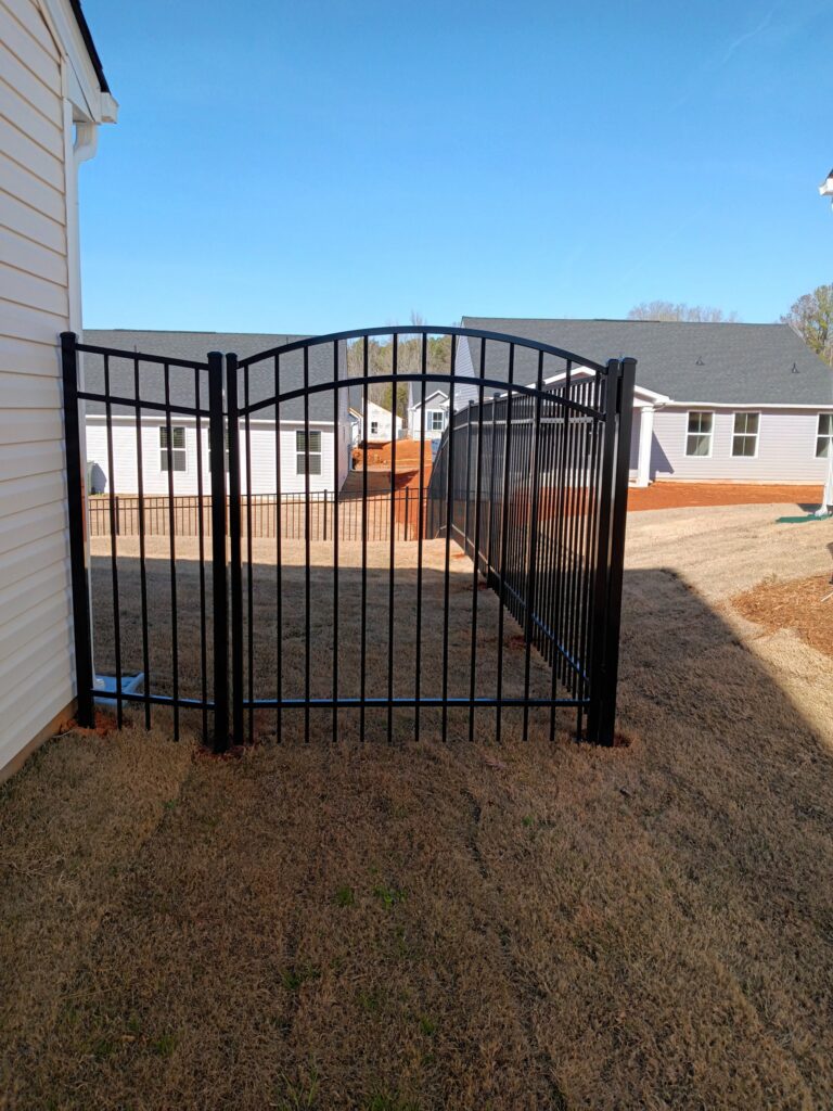 DC Fence Pros | Aluminum